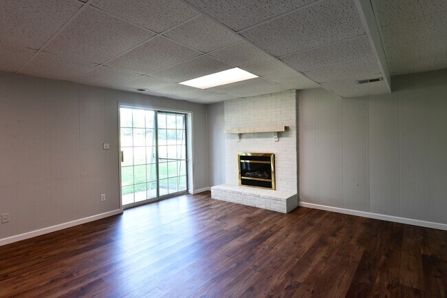 Building Photo - 2706 Christy Ave