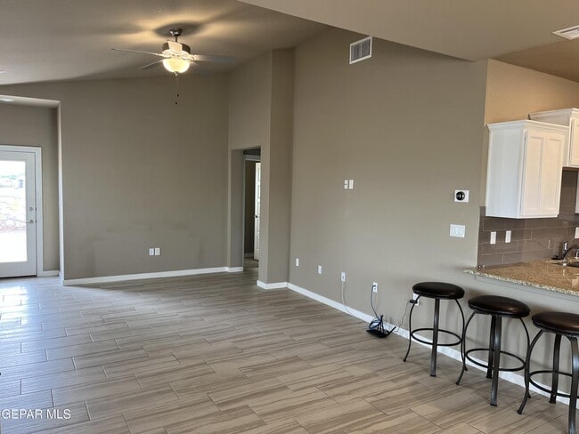 Building Photo - 11563 Leonor Duran St