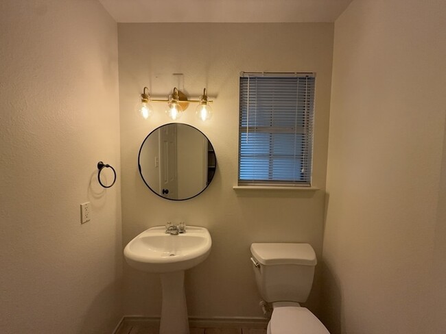 Building Photo - 12614 Oceanside Dr