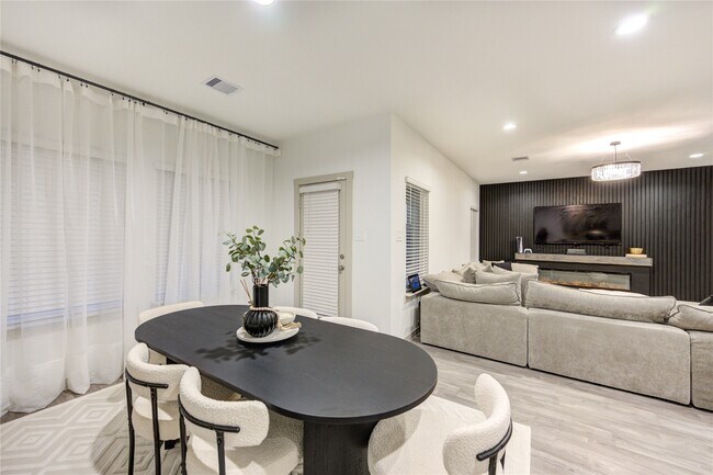 Building Photo - 6846 Dell Vista Drive