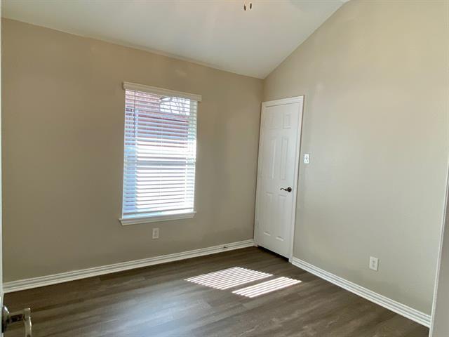 Building Photo - 1813 Glen Aerie Dr