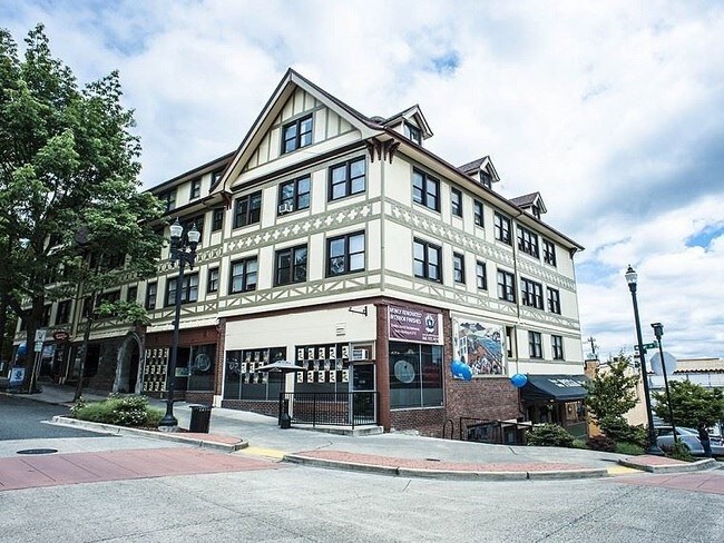 Primary Photo - 629 St Helens Ave