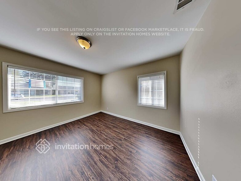 Building Photo - 8039 Lasaine Ave