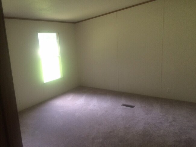 Building Photo - 170 Cypress Ave