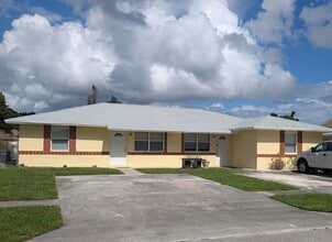 Building Photo - 4757 Arthur St