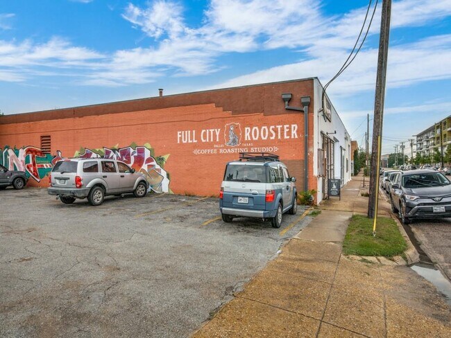 Building Photo - 1519 Beaumont St