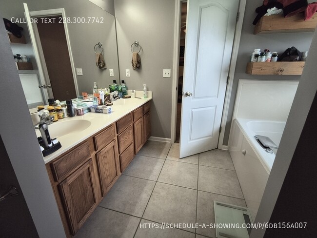 Building Photo - 14348 Atwood Cove