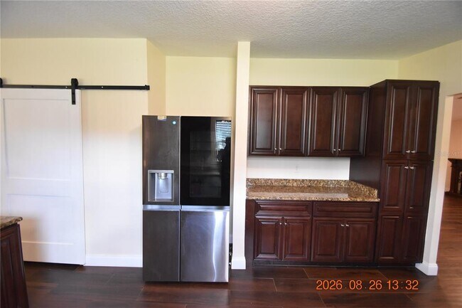 Building Photo - 12106 Waterview Dr