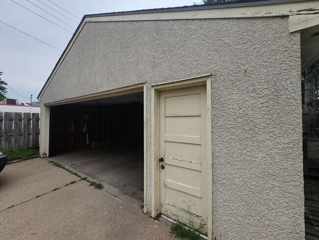 Building Photo - 7544 Garfield Ave S