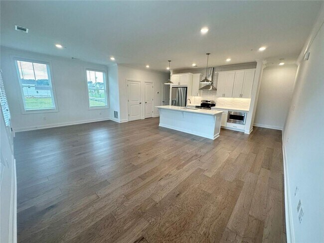 Building Photo - 554 Sawnee Dr