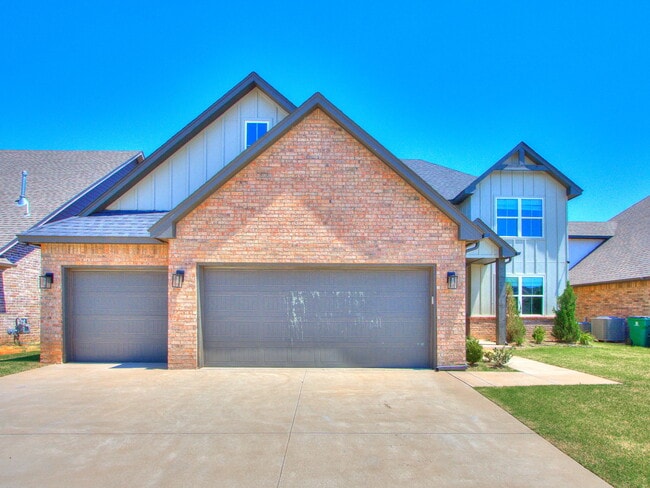 Building Photo - 3212 Hayven Cir