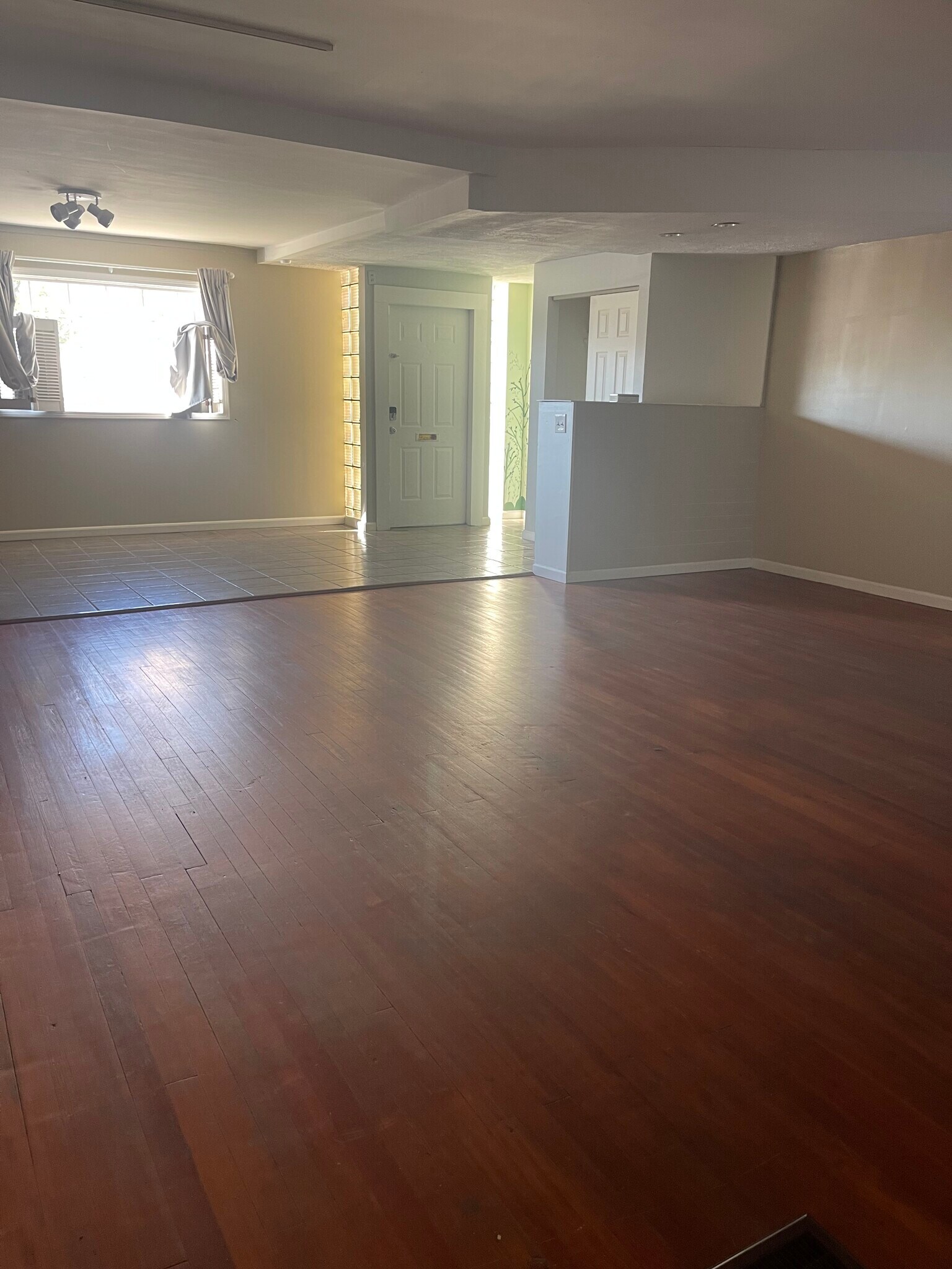 Building Photo - 6644 Gravois Ave