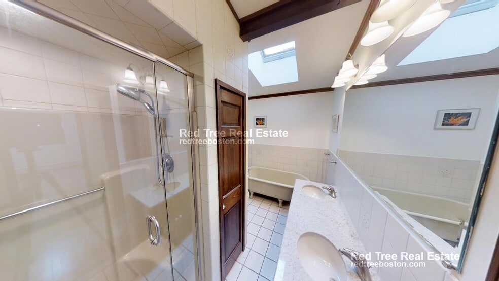 Building Photo - 63 Johnson St