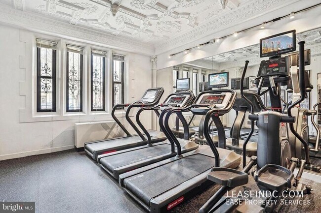 Building Photo - 1701 16th St NW