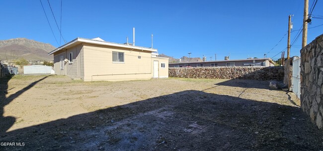 Building Photo - 8828 Kenneth St