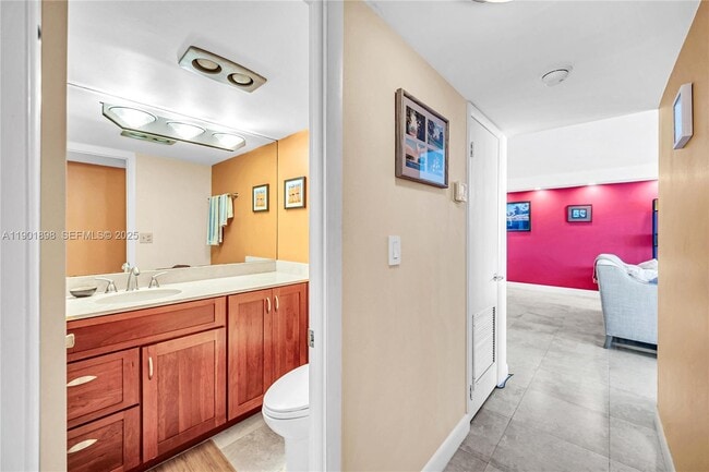 Building Photo - 11 Island Ave