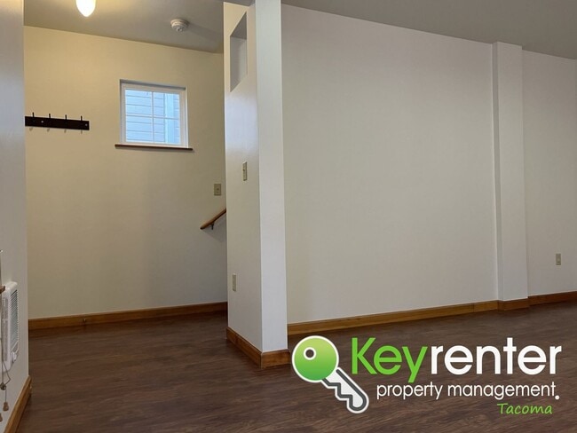 Building Photo - Discover Your Perfect Home: Modern Comfort...