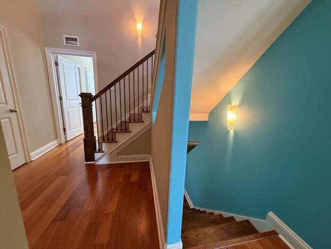 Building Photo - Navarre - Hidden Bay Village - 3 bedroom, 3 bathroom - Waterfront Townhome