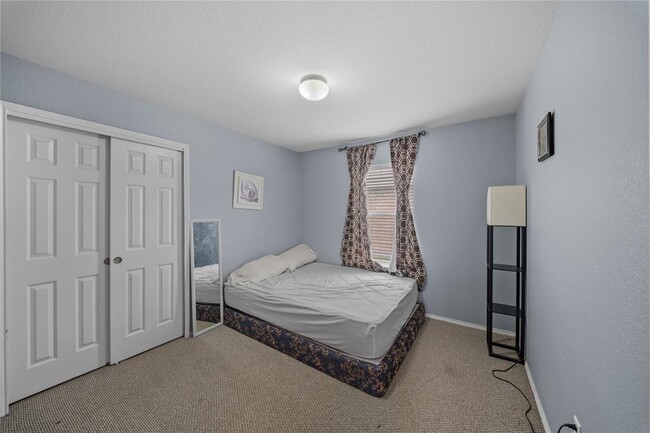 Building Photo - 111 Lynn Crest Bend