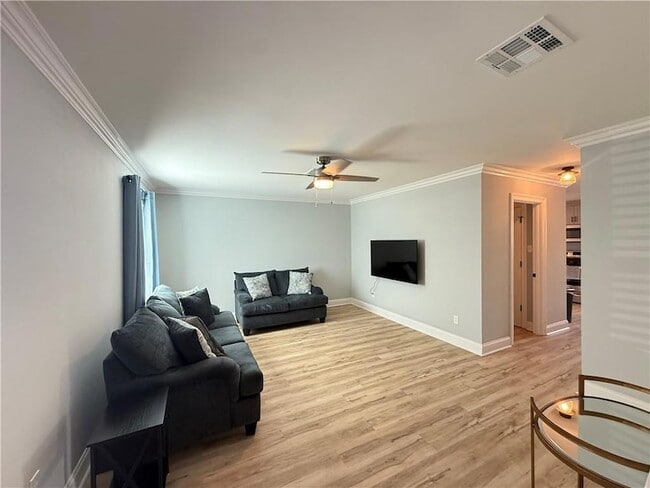 Building Photo - 619 Lavoisier St