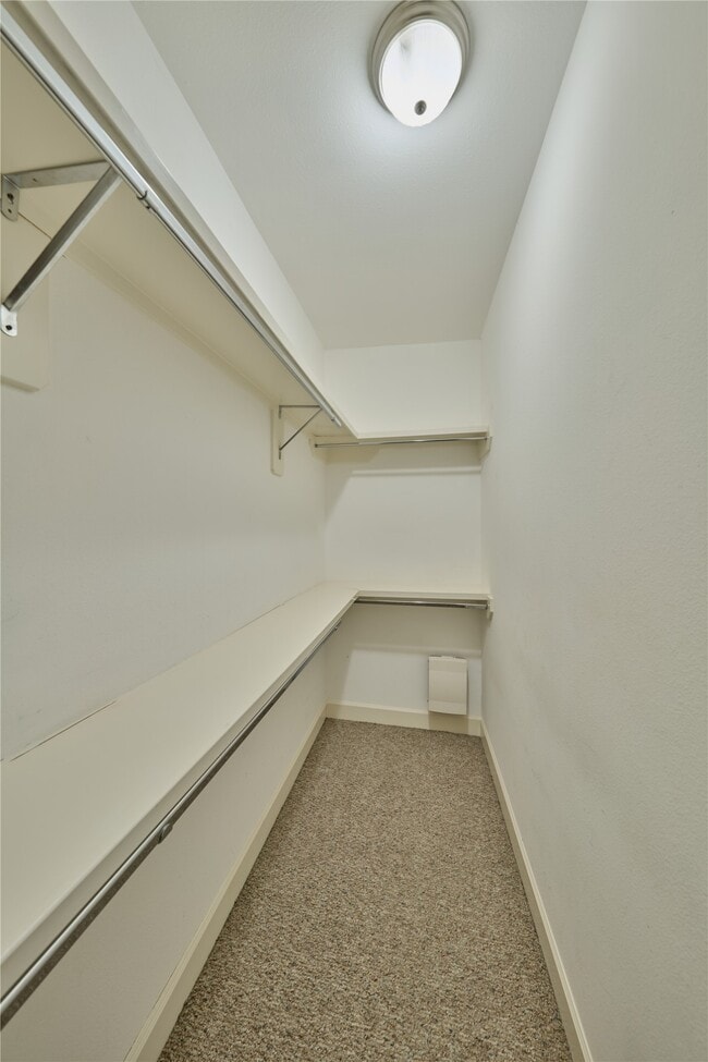 Building Photo - 2526 Bevis St