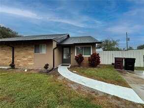 Building Photo - 4999 Dover Cir