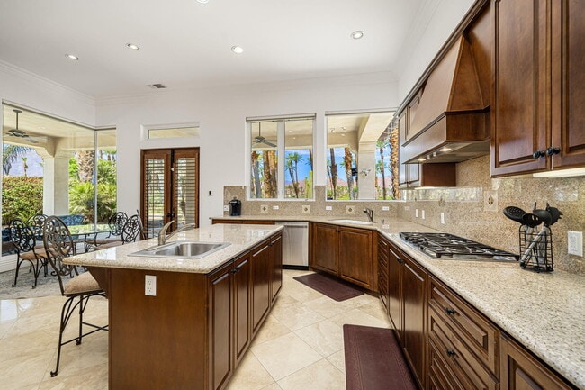 Building Photo - 56985 Village Dr