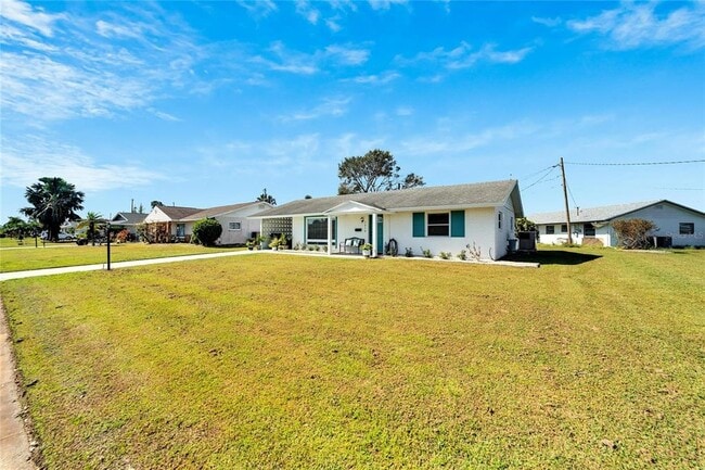 Building Photo - 1216 Hacienda Dr