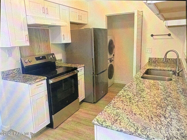 Building Photo - 135 S Arizona Ave