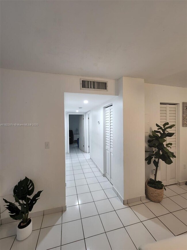 Building Photo - 13850 SW 62nd St