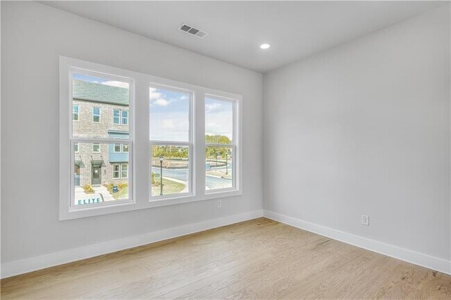 Building Photo - 2686 Evers Dr NE