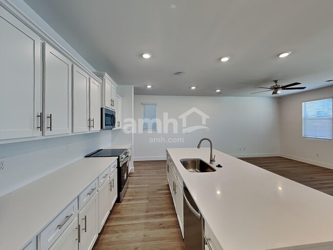 Building Photo - 7430 Keller Ln