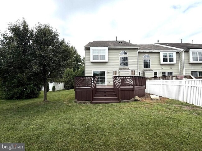 Building Photo - 40 Hearthstone Ln