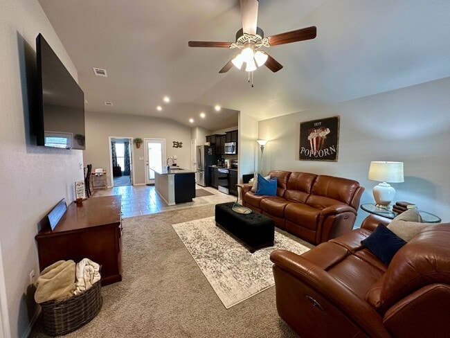 Building Photo - Furnished Rental - Minimum of 30 day stay