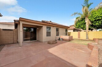 Building Photo - 3 bed 2 bath home in the Arizona Impressio...