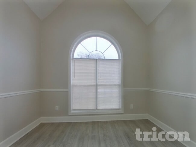 Building Photo - 25 Bermuda Cir