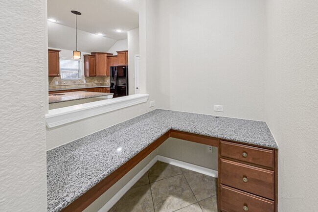 Building Photo - 4834 Oak Rambling Dr