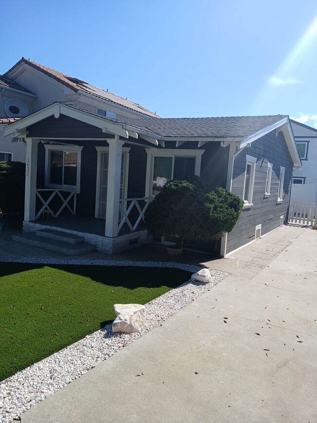 Building Photo - Charming Front House in Harbor City!