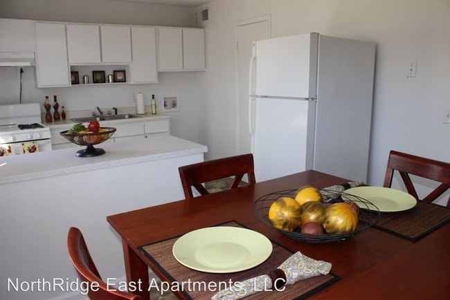 Building Photo - 1409 Lancewood Dr NW
