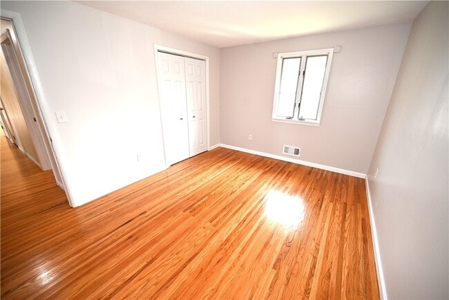 Building Photo - 1093 Washington St