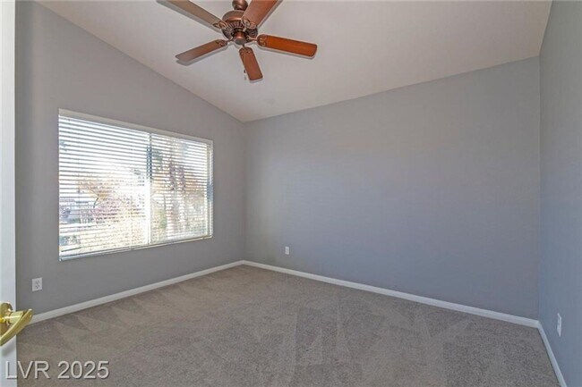 Building Photo - 2121 Whitebirch Ln