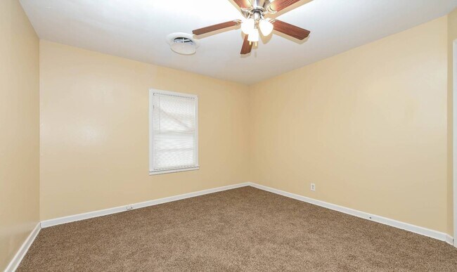 Building Photo - 613 N 22nd St