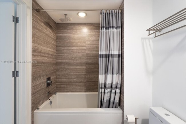 Building Photo - 1010 Brickell Ave