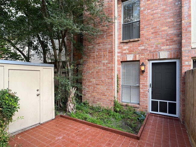 Building Photo - 1601 S Shepherd Dr