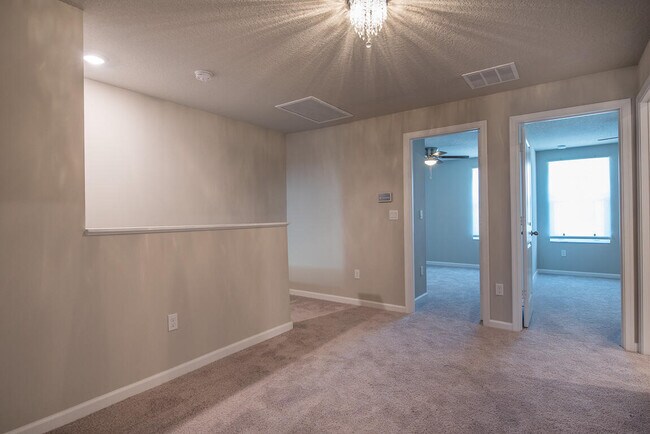 Building Photo - 3944 SE Caladium Ct