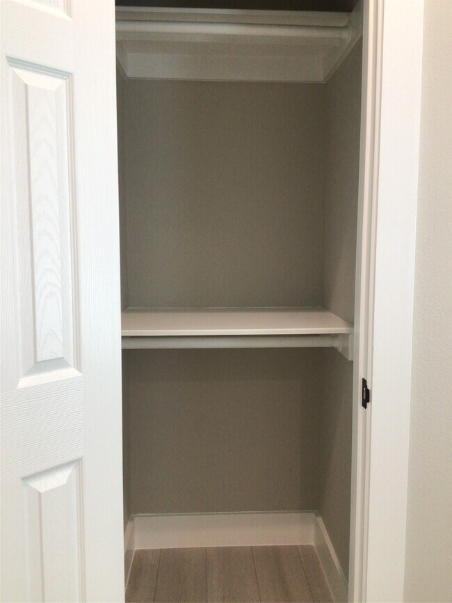 Building Photo - 2109 Marnel Rd