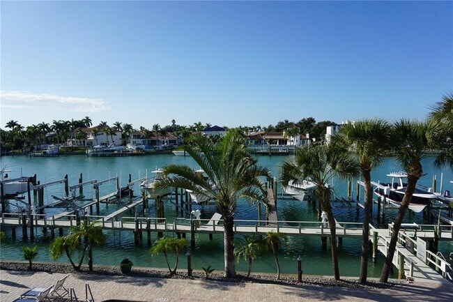 Building Photo - 534 Pinellas Bayway S