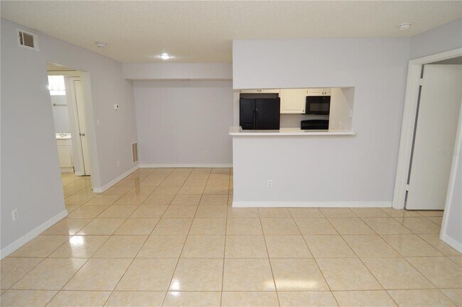 Building Photo - 8643 Mallard Reserve Dr