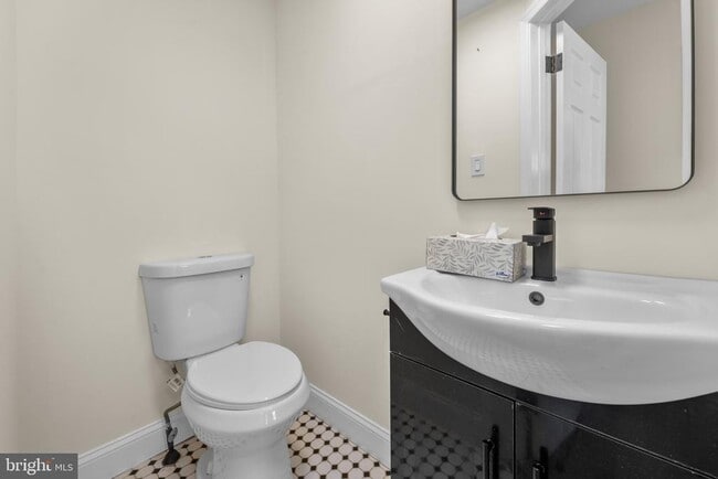 Building Photo - 7608 Chelwynde Ave