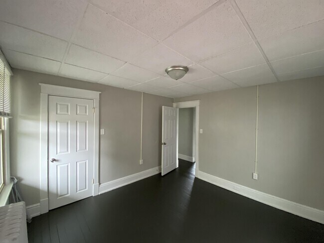 Building Photo - 12 E Burd St